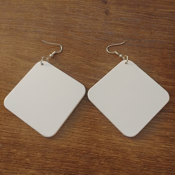 Women's Colorful Green White Back Red Square Dangle Earrings Statement Jewelry - Picture 4 of 5